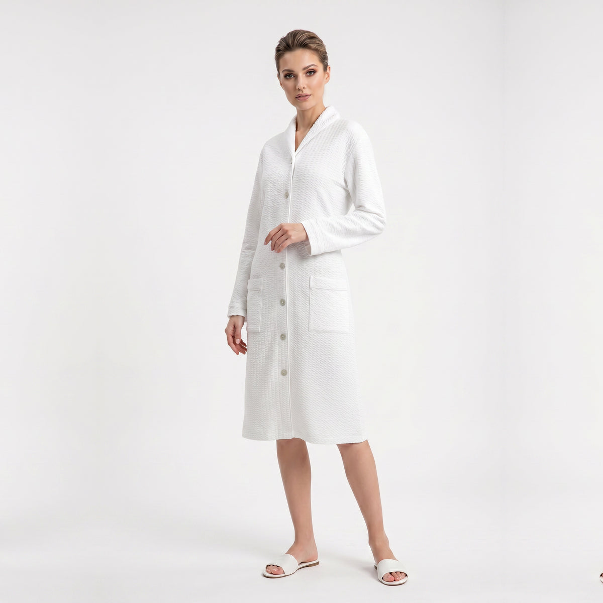Eileen West Short Robe Long Sleeve With Button Waltz 42" -CAE40067